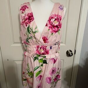Express Floral V-Neck Smocked
Waist Romper